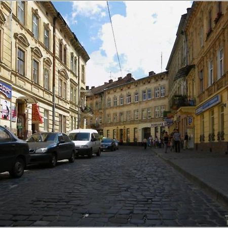 Невеликі апартаменти-смарт в центральній частині біля ТЦ Магнус Львов Экстерьер фото